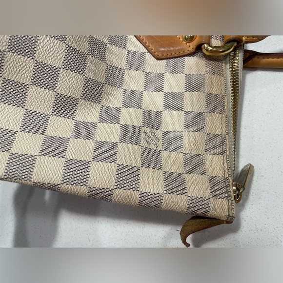 Louis Vuitton Bag - Picture 12 of 16